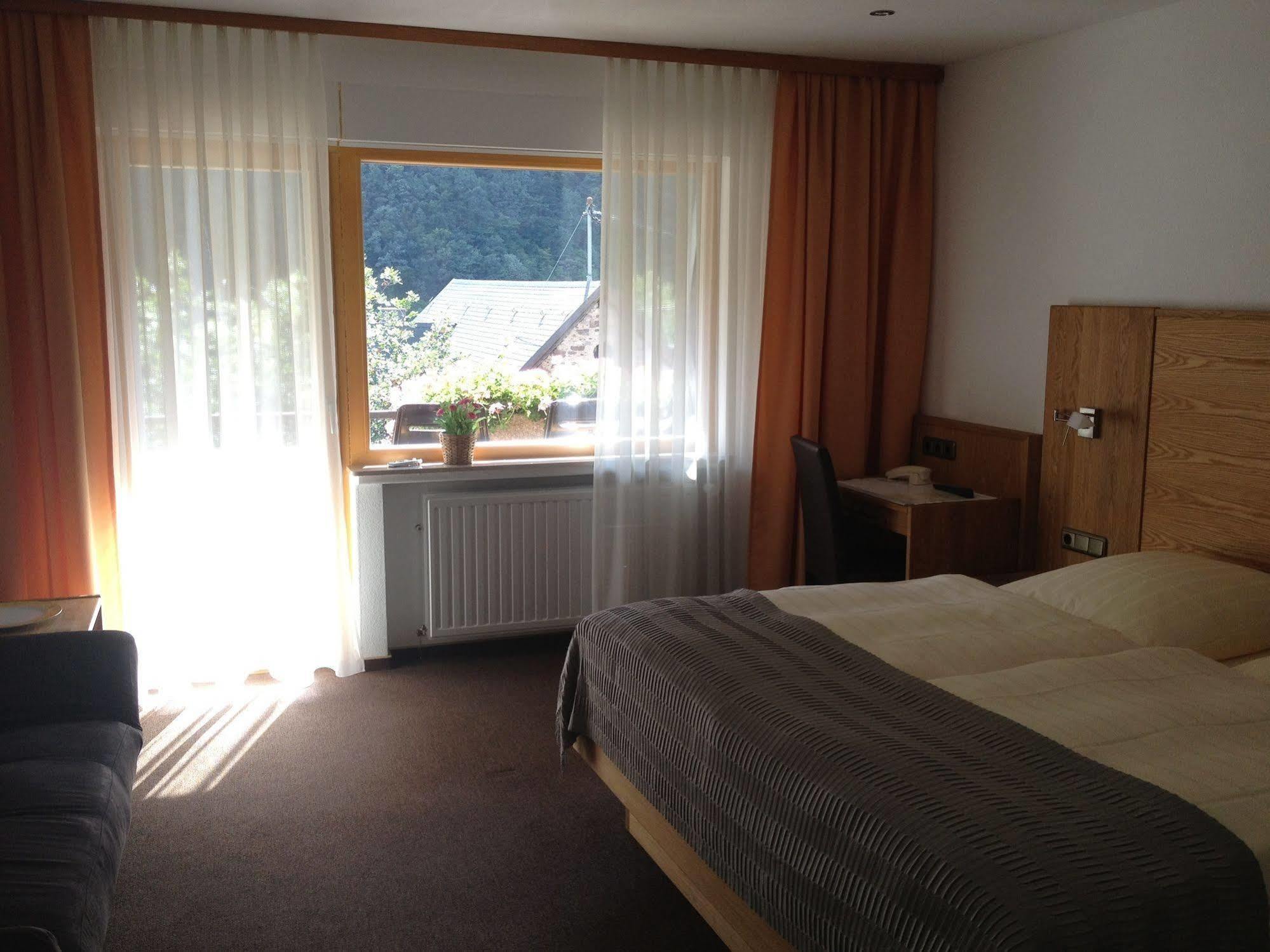 Hotel Weingut Dehren Ellenz-Poltersdorf Extérieur photo